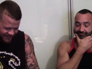 Amateur muscly bear grope