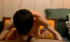 Amateur Twink Shows Off His Selfsucking Skills