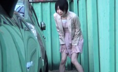 Hot japanese babe pisses