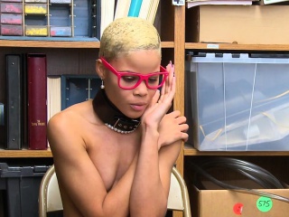 Black teen thief with a camel toe busted by security