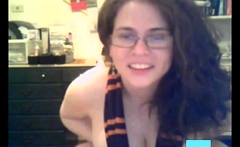 Curvy nerd next door shows her curvy places