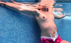Lady Dee Czech Teen Sexy Underwater