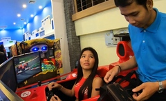 Petite Thai Amateur Teenie Sucks And Fucks A Tourist