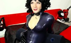 Live brunette camgirl toys masturbation orgasm on webcam