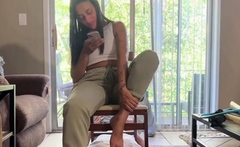 Goddess Ellen - Foul smelly feet after shopping