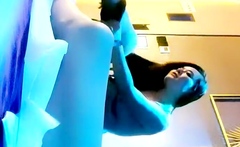 Hot amateur babe masturbates on cam