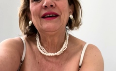 Hookup amateur mature masturbation in hotel room