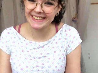 Brunette Solo Webcam Masturbation
