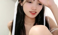 Amateur Asian teen sucks this big hard cock