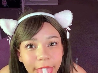 Webcam fun mature brunette with toys cum on cam