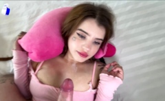 Onlyfans model gave access to its content in exchange for